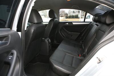 2013 Volkswagen Jetta SE 5-Speed Manual   - Photo 12 - Strasburg, PA 17579