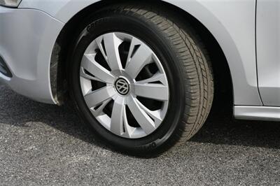 2013 Volkswagen Jetta SE 5-Speed Manual   - Photo 3 - Strasburg, PA 17579