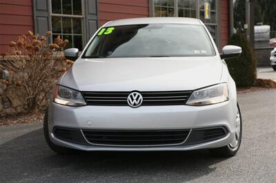 2013 Volkswagen Jetta SE 5-Speed Manual   - Photo 2 - Strasburg, PA 17579