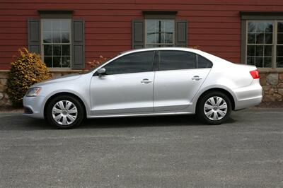 2013 Volkswagen Jetta SE 5-Speed Manual   - Photo 4 - Strasburg, PA 17579