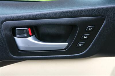 2017 Toyota Highlander Hybrid Limited AWD   - Photo 10 - Strasburg, PA 17579