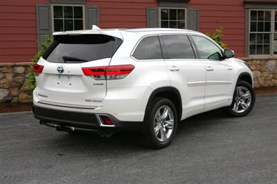 2017 Toyota Highlander Hybrid Limited AWD   - Photo 5 - Strasburg, PA 17579