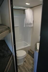 2022 Dutchmen Kodiak 248BHSL   - Photo 19 - Strasburg, PA 17579