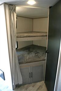 2022 Dutchmen Kodiak 248BHSL   - Photo 18 - Strasburg, PA 17579