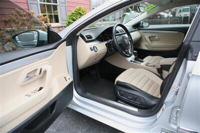 2013 Volkswagen CC Sport w/lighting   - Photo 8 - Strasburg, PA 17579