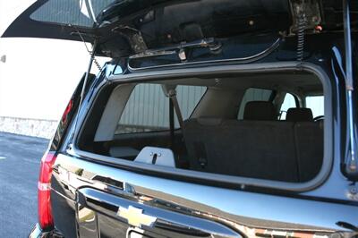 2017 Chevrolet Suburban LS Fleet 3500HD 4X4 - Photo 16 - Strasburg, PA 17579