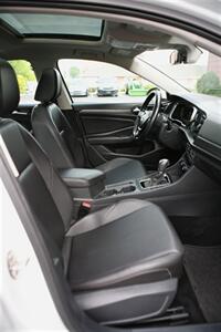 2019 Volkswagen Jetta SEL - Photo 15 - Strasburg, PA 17579