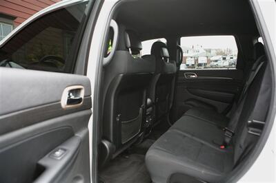 2017 Jeep Grand Cherokee Laredo 4X4   - Photo 13 - Strasburg, PA 17579