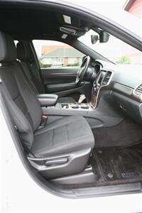 2017 Jeep Grand Cherokee Laredo 4X4   - Photo 17 - Strasburg, PA 17579