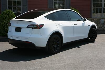 2021 Tesla Model Y Long Range AWD - Photo 5 - Strasburg, PA 17579