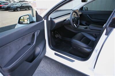 2021 Tesla Model Y Long Range AWD - Photo 8 - Strasburg, PA 17579
