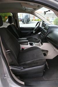 2012 Dodge Grand Caravan SXT - Photo 19 - Strasburg, PA 17579