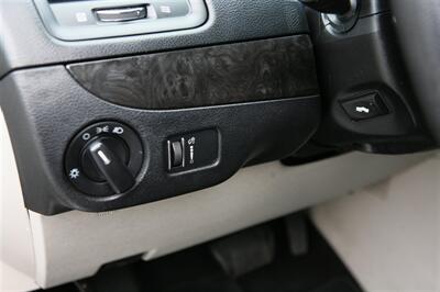 2012 Dodge Grand Caravan SXT - Photo 11 - Strasburg, PA 17579