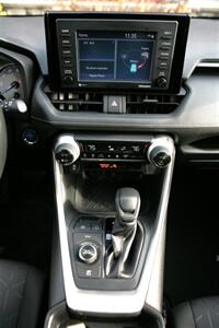 2020 Toyota RAV4 Hybrid XLE AWD - Photo 20 - Strasburg, PA 17579