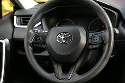 2020 Toyota RAV4 Hybrid XLE AWD - Photo 19 - Strasburg, PA 17579