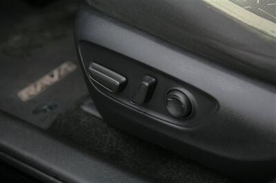 2020 Toyota RAV4 Hybrid XLE AWD - Photo 10 - Strasburg, PA 17579