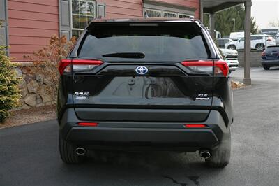 2020 Toyota RAV4 Hybrid XLE AWD - Photo 6 - Strasburg, PA 17579