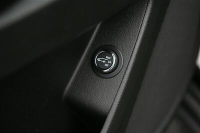2023 Chevrolet Traverse LT AWD - Photo 10 - Strasburg, PA 17579