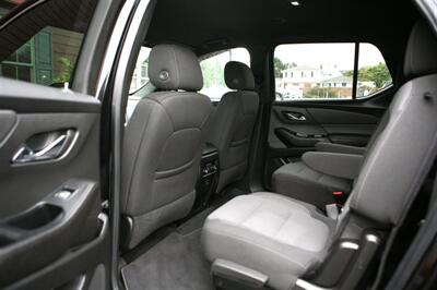 2023 Chevrolet Traverse LT AWD - Photo 14 - Strasburg, PA 17579
