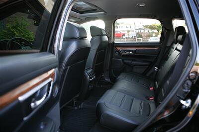 2018 Honda CR-V Touring AWD   - Photo 15 - Strasburg, PA 17579