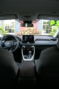 2024 Toyota RAV4 XLE   - Photo 18 - Strasburg, PA 17579