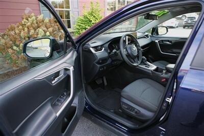 2024 Toyota RAV4 XLE   - Photo 8 - Strasburg, PA 17579