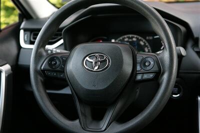2024 Toyota RAV4 XLE   - Photo 19 - Strasburg, PA 17579