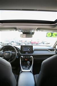 2020 Toyota RAV4 Hybrid XLE   - Photo 18 - Strasburg, PA 17579