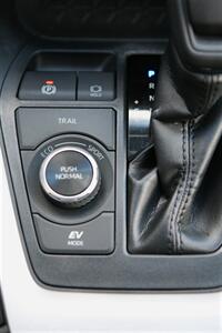 2020 Toyota RAV4 Hybrid XLE   - Photo 23 - Strasburg, PA 17579