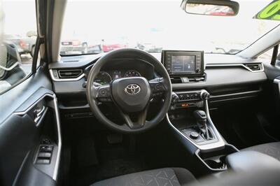 2020 Toyota RAV4 Hybrid XLE   - Photo 12 - Strasburg, PA 17579