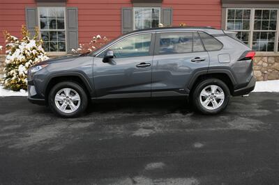 2020 Toyota RAV4 Hybrid XLE   - Photo 4 - Strasburg, PA 17579