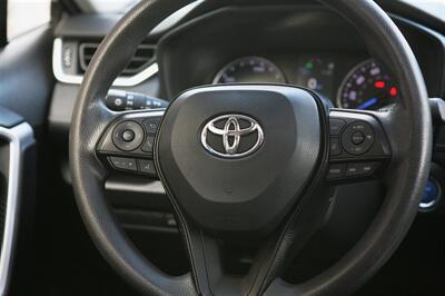 2020 Toyota RAV4 Hybrid XLE   - Photo 19 - Strasburg, PA 17579