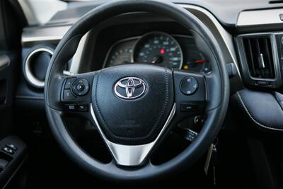 2013 Toyota RAV4 XLE AWD   - Photo 18 - Strasburg, PA 17579