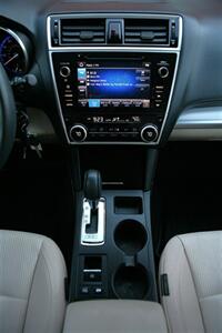2018 Subaru Outback 2.5i Premium   - Photo 20 - Strasburg, PA 17579