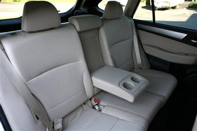 2018 Subaru Outback 2.5i Premium   - Photo 16 - Strasburg, PA 17579