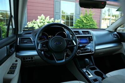 2018 Subaru Outback 2.5i Premium   - Photo 12 - Strasburg, PA 17579