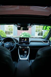 2021 Toyota RAV4 Hybrid XSE AWD - Photo 18 - Strasburg, PA 17579