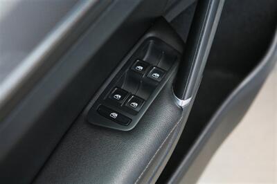 2017 Volkswagen Golf Alltrack TSI S 4Motion   - Photo 9 - Strasburg, PA 17579