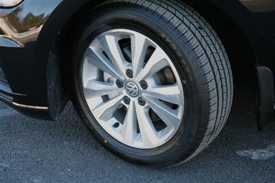 2018 Volkswagen Golf TSI SE 4-Door - Photo 3 - Strasburg, PA 17579