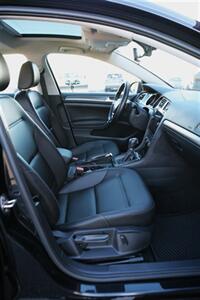 2018 Volkswagen Golf TSI SE 4-Door - Photo 17 - Strasburg, PA 17579