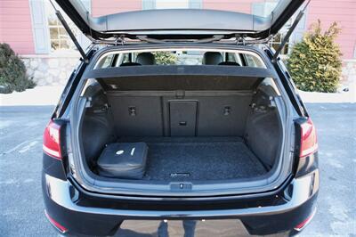 2018 Volkswagen Golf TSI SE 4-Door - Photo 14 - Strasburg, PA 17579