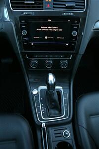 2018 Volkswagen Golf TSI SE 4-Door - Photo 20 - Strasburg, PA 17579