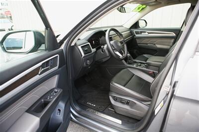 2022 Volkswagen Atlas SE w/tech AWD   - Photo 8 - Strasburg, PA 17579