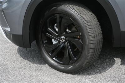 2022 Volkswagen Atlas SE w/tech AWD   - Photo 3 - Strasburg, PA 17579