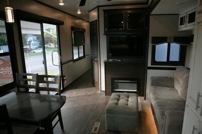 2019 Jayco Jay Flight Bungalow 40BHTS - Photo 13 - Strasburg, PA 17579