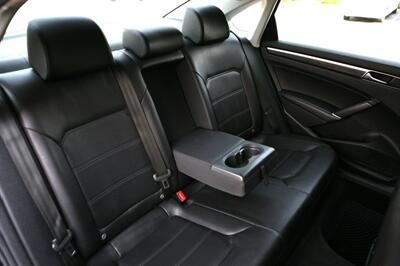 2018 Volkswagen Passat 2.0T SE   - Photo 16 - Strasburg, PA 17579