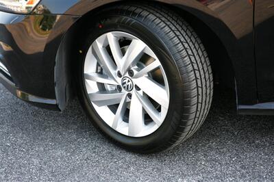 2018 Volkswagen Passat 2.0T SE   - Photo 3 - Strasburg, PA 17579
