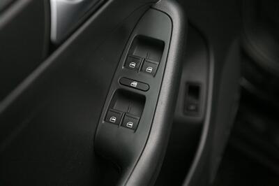 2015 Volkswagen Jetta S w/tech   - Photo 9 - Strasburg, PA 17579