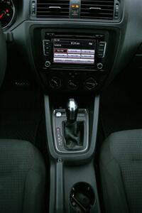2015 Volkswagen Jetta S w/tech   - Photo 18 - Strasburg, PA 17579