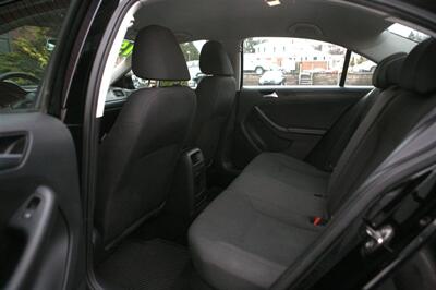 2015 Volkswagen Jetta S w/tech   - Photo 12 - Strasburg, PA 17579